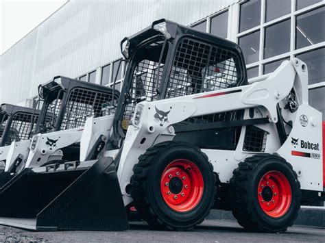 how heavy is a bobcat skid steer|bobcat 610 skid steer weight.